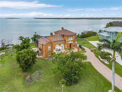 4961 Galt Island Avenue, Saint James City, FL 33956
