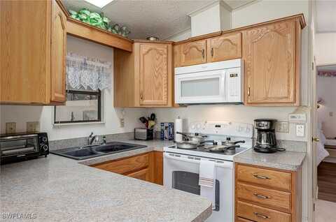 10 Fountain View Boulevard, North Fort Myers, FL 33903