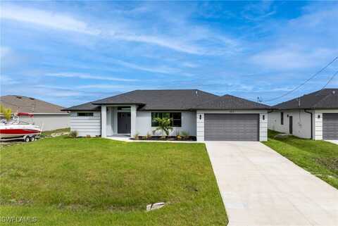 385 Paulcrest Avenue, Lehigh Acres, FL 33974