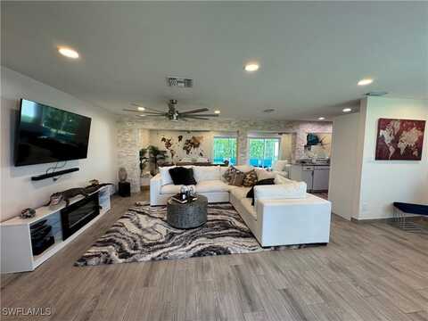 3720 SE 21st Place, Cape Coral, FL 33904