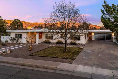 600 MONTCLAIRE Drive SE, Albuquerque, NM 87108