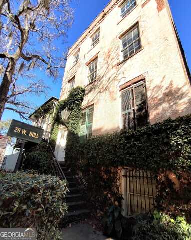 20 W Hull, Savannah, GA 31401