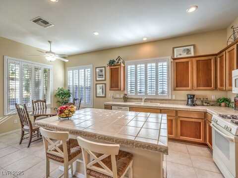 30 Fountainhead Circle, Henderson, NV 89052