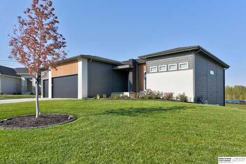 18504 Wirt Circle, Elkhorn, NE 68022