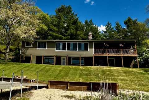 6121 S Hamlin Circle, Baldwin, MI 49304