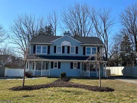 17 East St, Clinton, NJ 08801