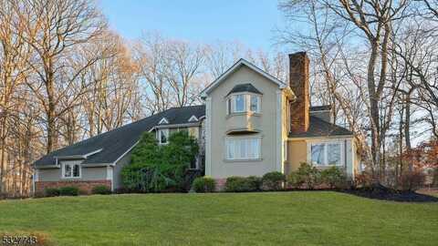 80 Glen Eagle Dr, Watchung, NJ 07069