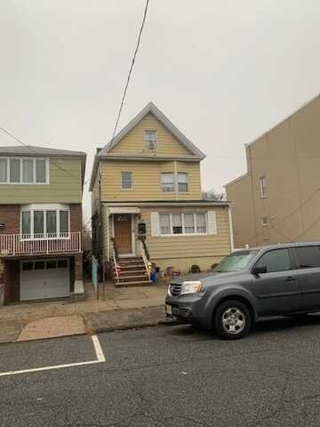 43 EAST 33RD ST, Bayonne, NJ 07002