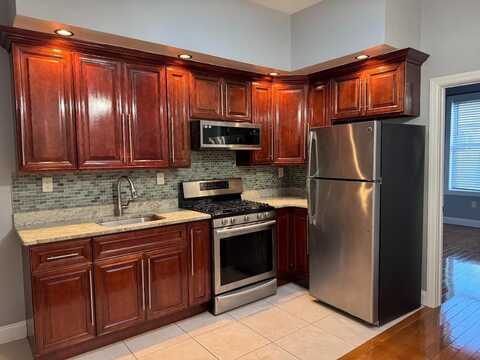 6603 BERGENLINE AVE, West New York, NJ 07093