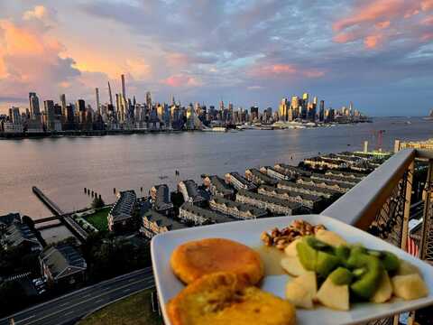 6600 BLVD EAST, West New York, NJ 07093