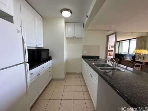 229 Paoakalani Avenue, Honolulu, HI 96815