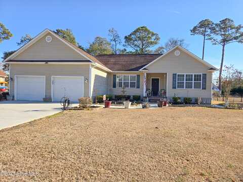 215 Oak Grove Circle, Hubert, NC 28539