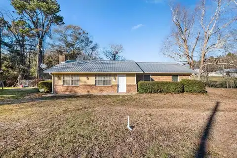 11 Cecil Taylor Rd, Laurel, MS 39443