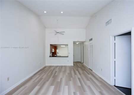 446 SW 113th Way, Pembroke Pines, FL 33025