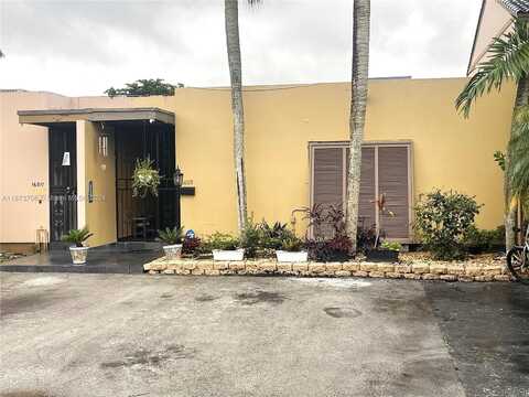 16009 Kingsmoor Way, Miami Lakes, FL 33014