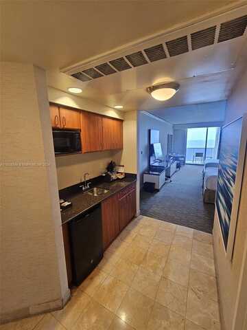 18001 Collins Ave, Sunny Isles Beach, FL 33160