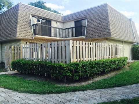 8205 SW 23rd Ct, North Lauderdale, FL 33068