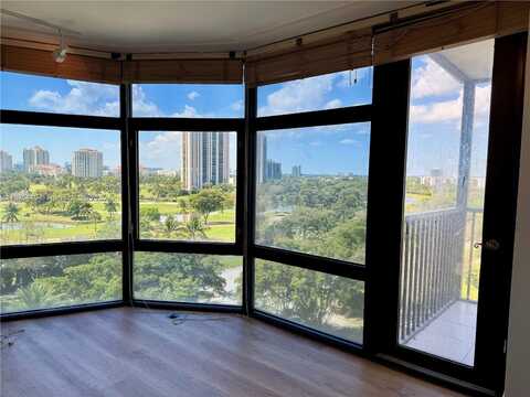 3375 N Country Club Dr, Aventura, FL 33180