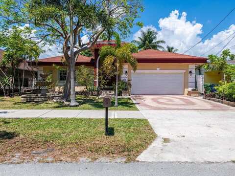 232 SW 7th Ave, Hallandale Beach, FL 33009