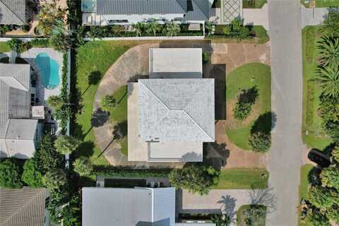 6 Tahoe Ln, Sea Ranch Lakes, FL 33308