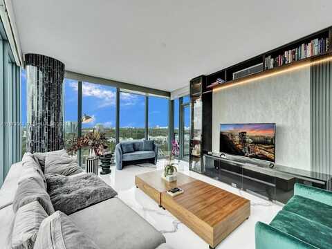 601 NE 36th St, Miami, FL 33137