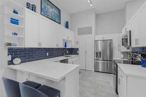 523 Leslie Dr, Hallandale Beach, FL 33009