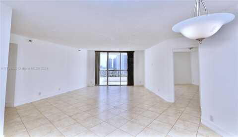 3500 Mystic Pointe Dr, Aventura, FL 33180