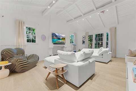 3747 Royal Palm Ave, Miami Beach, FL 33140