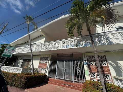 8040 Tatum Waterway Dr, Miami Beach, FL 33141