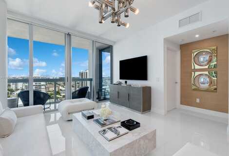 6899 Collins Ave, Miami Beach, FL 33141