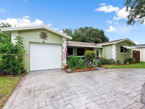 5421 Buchanan St, Hollywood, FL 33021