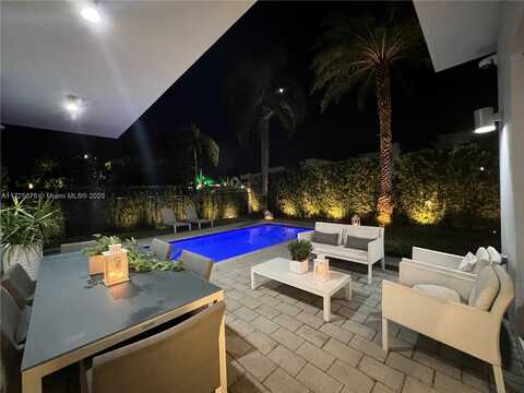 7550 NW 101st Ct, Doral, FL 33178