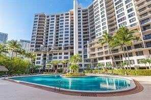 540 Brickell Key Dr, Miami, FL 33131