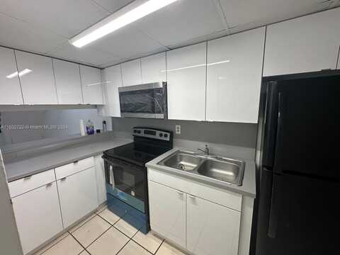 1305 W 46th St, Hialeah, FL 33012