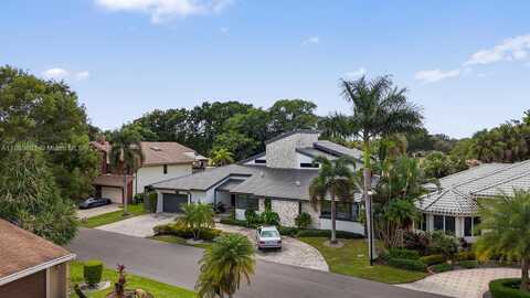 853 W Coco Plum Cir, Plantation, FL 33324