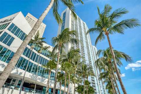 325 NE Biscayne Blvd, Miami, FL 33131