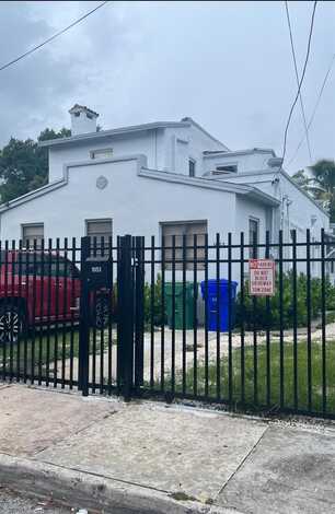 1053 NW 30th St, Miami, FL 33127