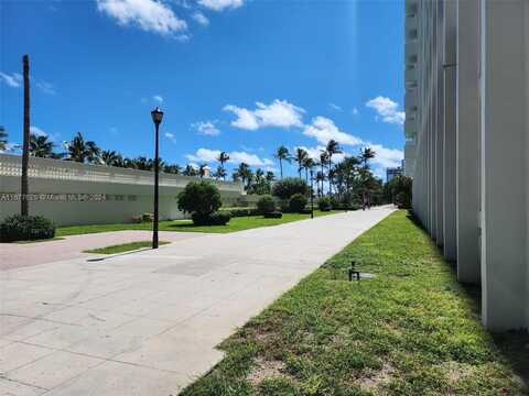 2899 Collins Ave, Miami Beach, FL 33140