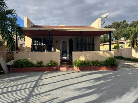 1765 NW 5th St, Miami, FL 33125