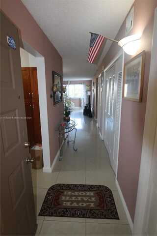 6940 NW Miami Gardens Dr, Hialeah, FL 33015