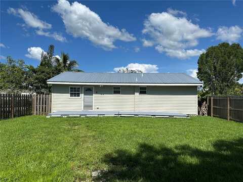 2248 MARINA PARK DR, Fort Myers, FL 33905