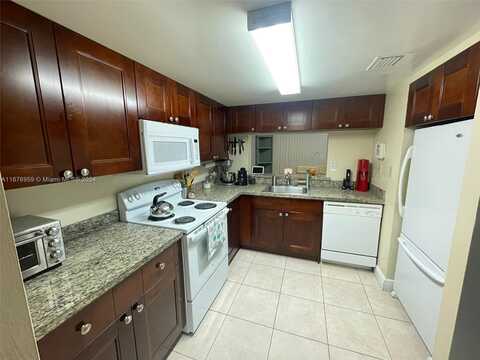765 NW 91st Ter, Plantation, FL 33324