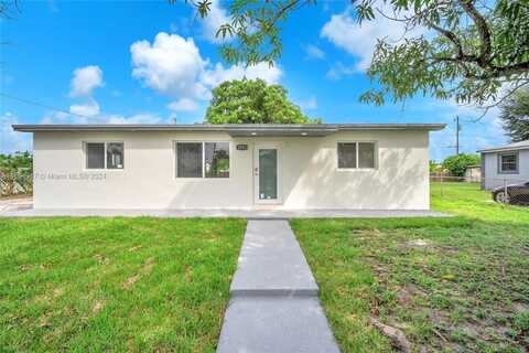 3351 NW 209th Ter, Miami Gardens, FL 33056