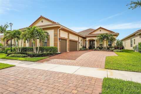 8759 SW Flutto Way, Port Saint Lucie, FL 34987