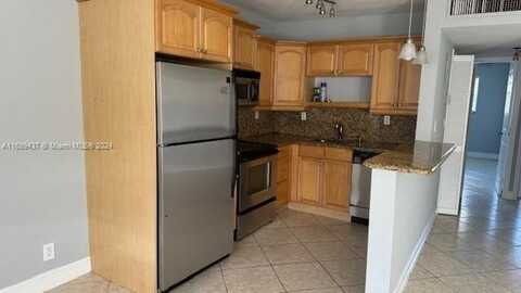 4050 NE 12th Ter, Oakland Park, FL 33334