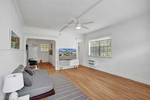 717 Espanola Way, Miami Beach, FL 33139