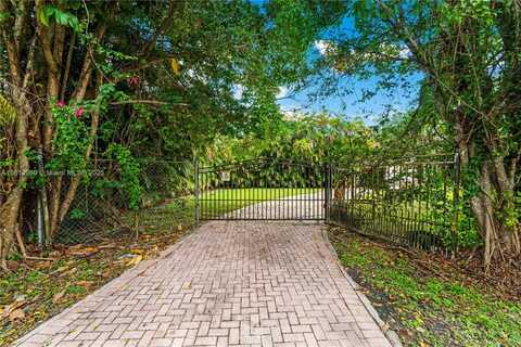 7850 SW 112th St, Pinecrest, FL 33156