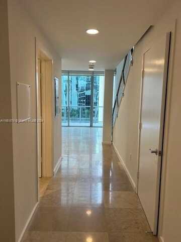 1060 Brickell Ave, Miami, FL 33131