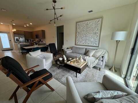 8363 NW 41st St, Doral, FL 33166