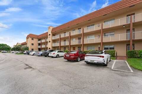 8951 Sunrise Lakes Blvd, Sunrise, FL 33322